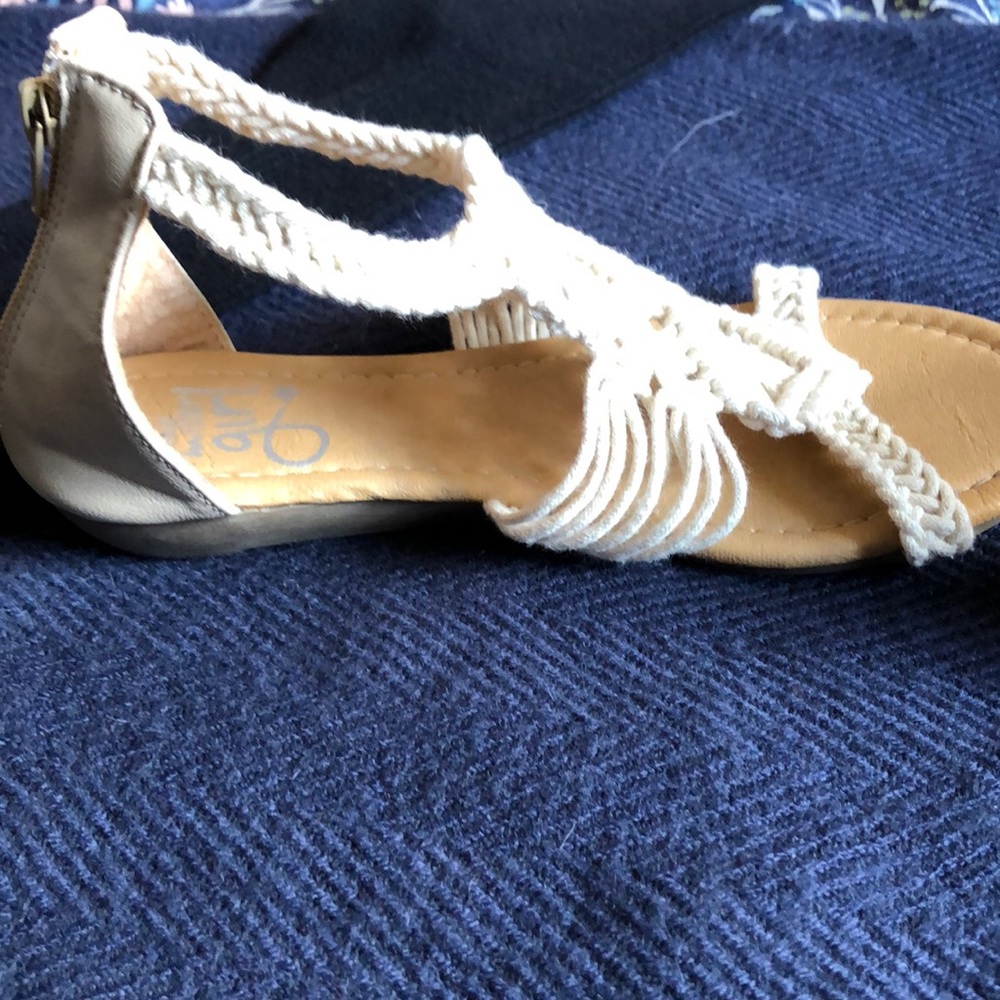 Sandals - Picture 4 of 6